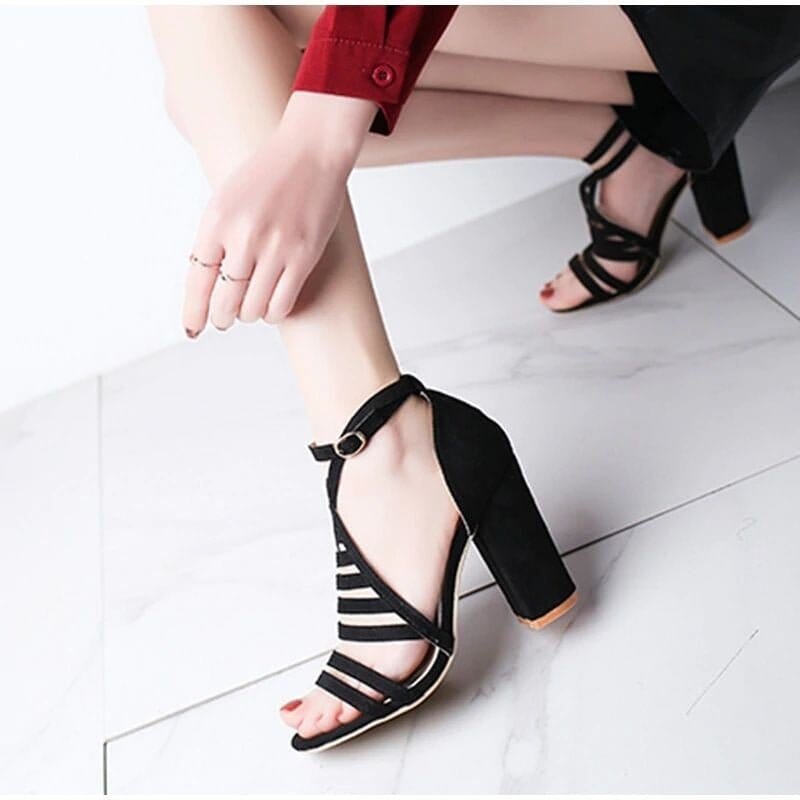 Sandália Salto Strap